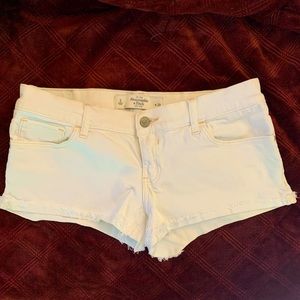 Abercrombie & Fitch White Jean Shorts -Size 6 (28)